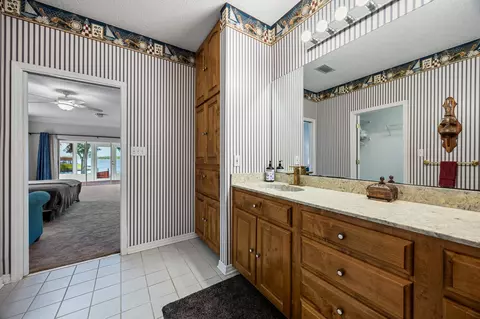 Bath - 115 Old Oak Rd, Freeport, FL 32439 photo 4 of 6