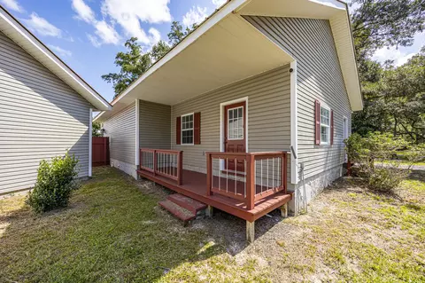 Exterior - 115 Old Oak Rd, Freeport, FL 32439 photo 10 of 12