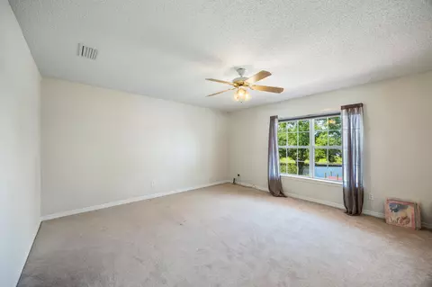 Bedroom - 115 Old Oak Rd, Freeport, FL 32439 photo 6 of 9
