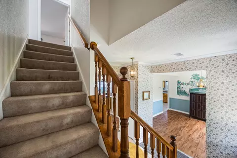 Entry Way - 115 Old Oak Rd, Freeport, FL 32439 photo 2 of 3