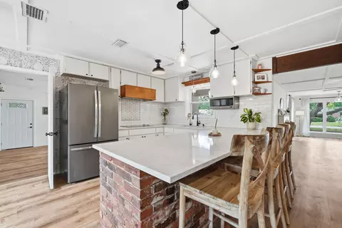 233 NW Pleasant St, Fort Walton Beach, FL 32548
