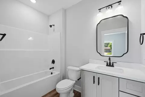 Bath - 9 5th St, Shalimar, FL 32579 photo 1 of 6