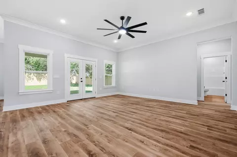 Living - 9 5th St, Shalimar, FL 32579 photo 1 of 1