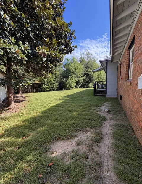 Exterior - 6668 Maple St, Milton, FL 32570 photo 2 of 3