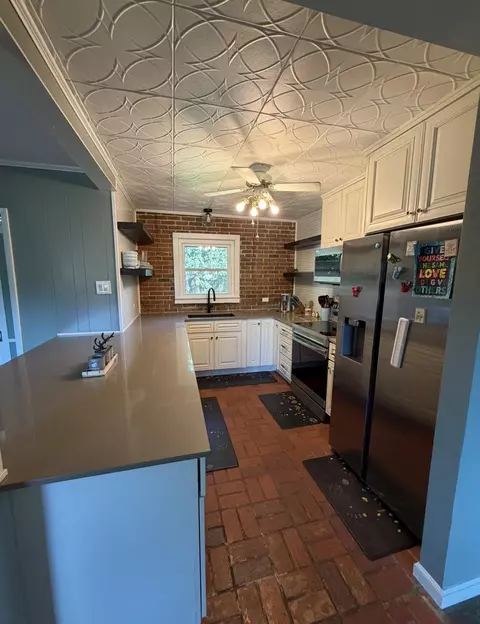 Kitchen - 6668 Maple St, Milton, FL 32570 photo 2 of 2