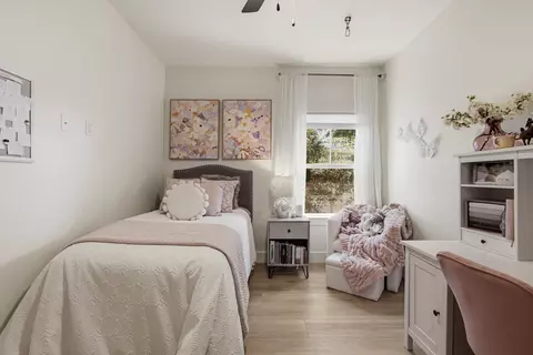 Bedroom - 109 Sun Bear Cir, Freeport, FL 32439 photo 3 of 6
