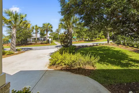 Exterior - 109 Sun Bear Cir, Freeport, FL 32439 photo 7 of 12