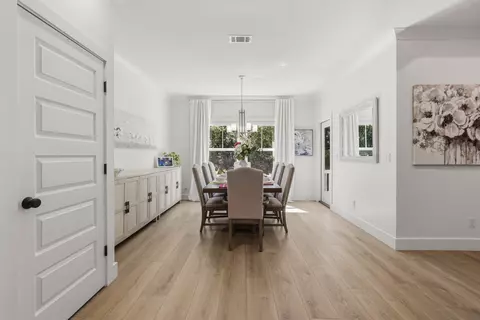 Dining - 109 Sun Bear Cir, Freeport, FL 32439 photo 1 of 2