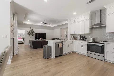Kitchen - 109 Sun Bear Cir, Freeport, FL 32439 photo 3 of 3