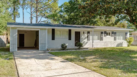 900 Bryn Mawr Blvd, Mary Esther, FL 32569