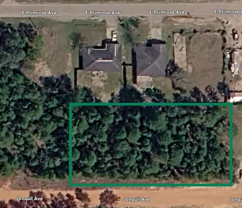 26 E 27 28 E Jonquil Ave, Defuniak Springs, FL 32433