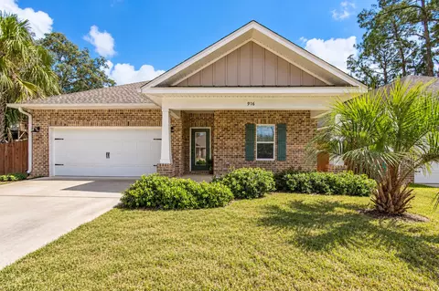 916 Linden Ave, Niceville, FL 32578