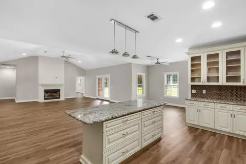 Living - 3161 Haylee Ln, Crestview, FL 32539 photo 4 of 5