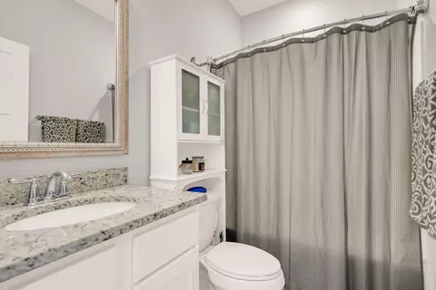 Bath - 2415 Dakota Way, Crestview, FL 32536 photo 4 of 6