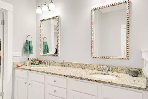 Bath - 2415 Dakota Way, Crestview, FL 32536 photo 1 of 6