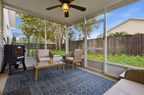 Exterior - 284 Limestone Cir, Crestview, FL 32539 photo 7 of 10