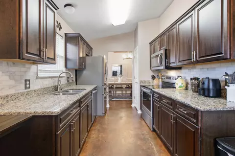 Entry Way - 284 Limestone Cir, Crestview, FL 32539 photo 2 of 3