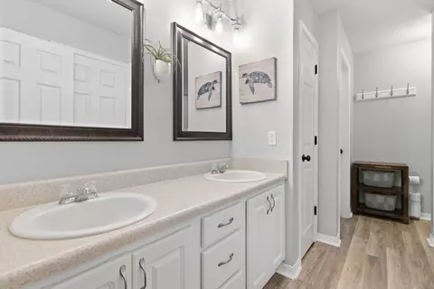 Bath - 284 Limestone Cir, Crestview, FL 32539 photo 1 of 4