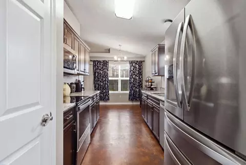 Entry Way - 284 Limestone Cir, Crestview, FL 32539 photo 3 of 3