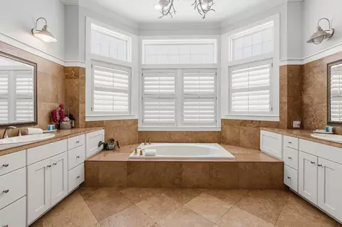 Bath - 115 Windancer Ln, Miramar Beach, FL 32550 photo 2 of 10