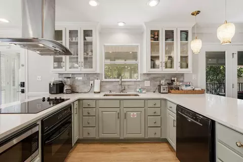 Kitchen - 115 Windancer Ln, Miramar Beach, FL 32550 photo 2 of 4