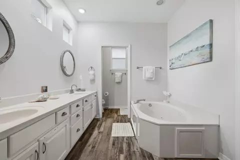 Bath - 36 Opal Cv, Miramar Beach, FL 32550 photo 2 of 8