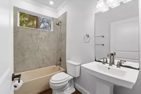 Bath - 202 Secret St, Freeport, FL 32439 photo 3 of 4