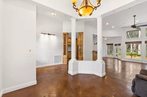 Living - 202 Secret St, Freeport, FL 32439 photo 2 of 10