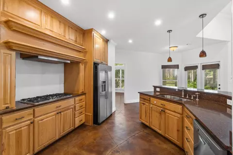 Kitchen - 202 Secret St, Freeport, FL 32439 photo 3 of 5