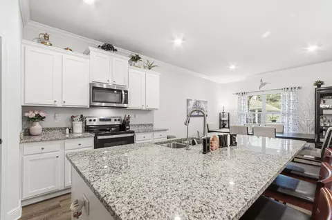 Kitchen - 60 Dusky Way, Freeport, FL 32439 photo 2 of 4