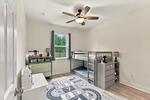 Bedroom - 253 Picnic Pl, Freeport, FL 32439 photo 3 of 5
