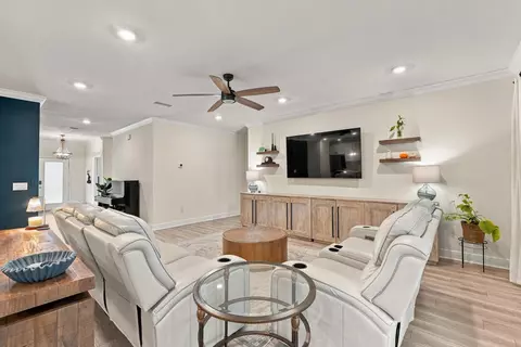 Living - 253 Picnic Pl, Freeport, FL 32439 photo 2 of 4