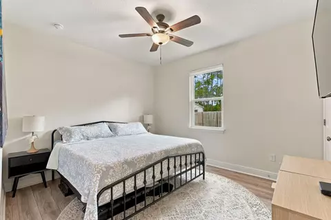 Bedroom - 253 Picnic Pl, Freeport, FL 32439 photo 4 of 5