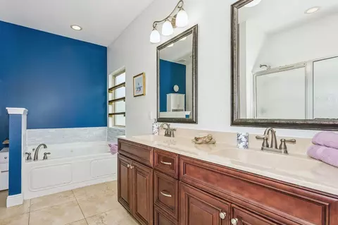 Bath - 4569 Hermosa Rd, Crestview, FL 32539 photo 1 of 4