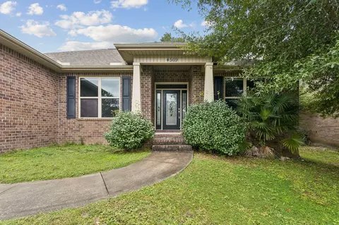 Exterior - 4569 Hermosa Rd, Crestview, FL 32539 photo 3 of 7