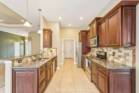 Entry Way - 4569 Hermosa Rd, Crestview, FL 32539 photo 2 of 4
