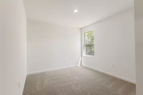Bedroom - 4204 Challenger Blvd, Chipley, FL 32428 photo 3 of 4