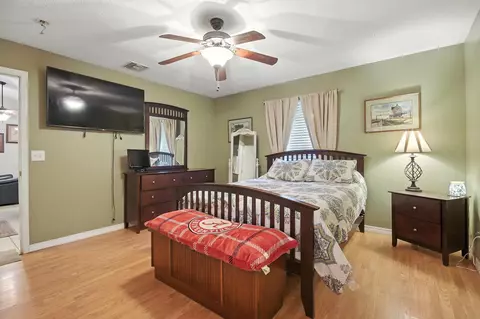 Bedroom - 4237 Melton Rd, Milton, FL 32583 photo 2 of 9