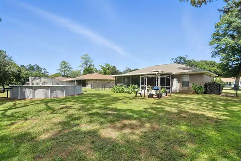 Exterior - 4237 Melton Rd, Milton, FL 32583 photo 5 of 7