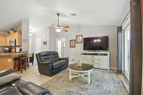 Living - 4237 Melton Rd, Milton, FL 32583 photo 2 of 4