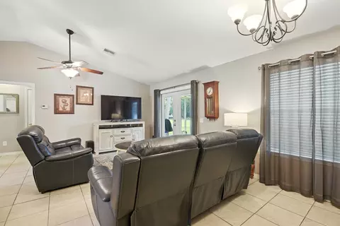 Living - 4237 Melton Rd, Milton, FL 32583 photo 3 of 4