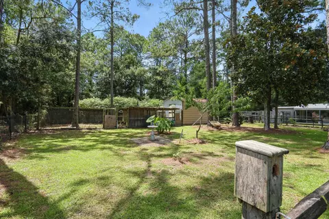 Exterior - 4237 Melton Rd, Milton, FL 32583 photo 6 of 7