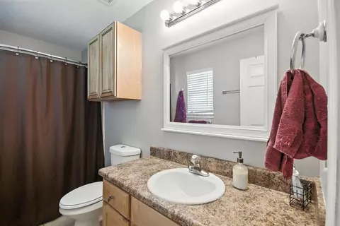 Bath - 4237 Melton Rd, Milton, FL 32583 photo 1 of 2