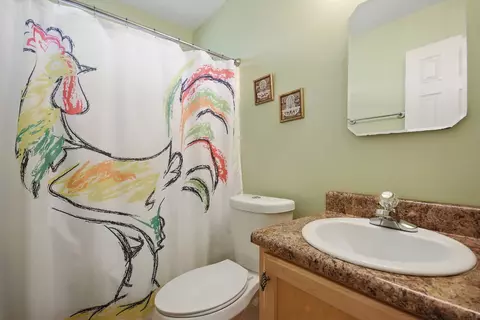 Bath - 4237 Melton Rd, Milton, FL 32583 photo 2 of 2