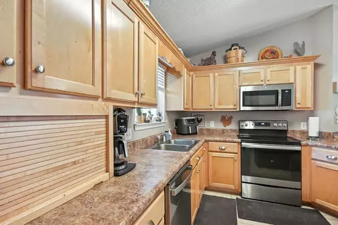 Kitchen - 4237 Melton Rd, Milton, FL 32583 photo 8 of 8