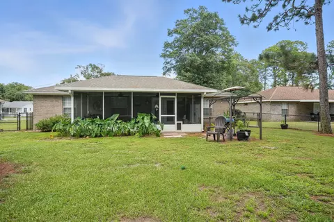 Exterior - 4237 Melton Rd, Milton, FL 32583 photo 7 of 7