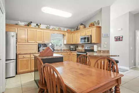 Kitchen - 4237 Melton Rd, Milton, FL 32583 photo 2 of 8