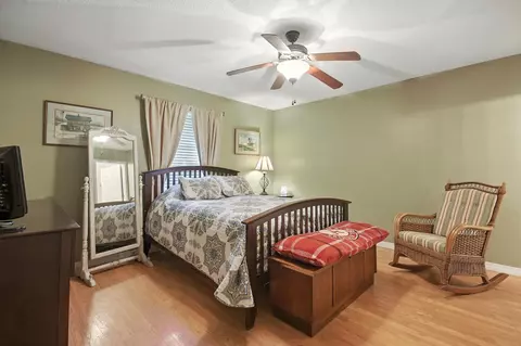Bedroom - 4237 Melton Rd, Milton, FL 32583 photo 1 of 9