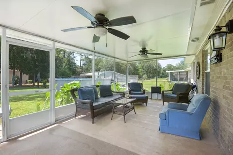 Exterior - 4237 Melton Rd, Milton, FL 32583 photo 3 of 7