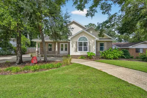 266 Florida Ave, Valparaiso, FL 32580